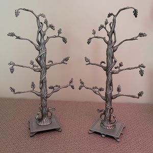 Set of two jewelry hanger trees